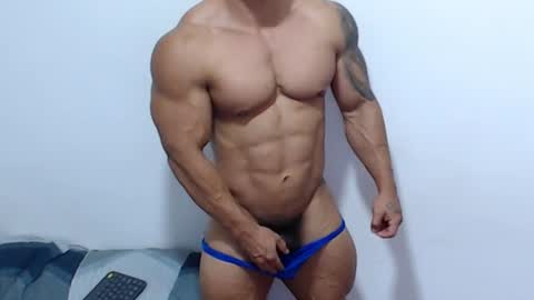 Snapshot of leo_muscleboy chatting on 06/28/26, 01:44 Leo online show from 06/28/26, 01:44