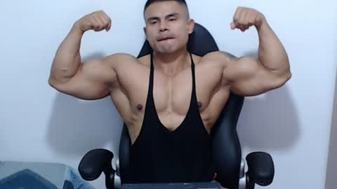 Snapshot of leo_muscleboy chatting on 07/04/26, 01:50 Leo online show from 07/04/26, 01:50