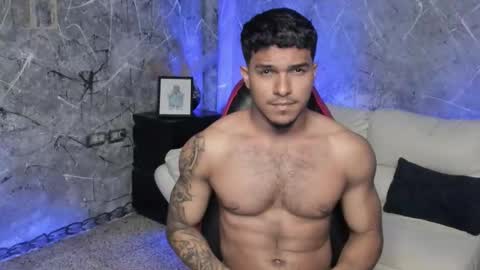 Snapshot of leo_taro chatting on 09/20/25, 12:00 Leo independent model online show from 09/20/25, 12:00