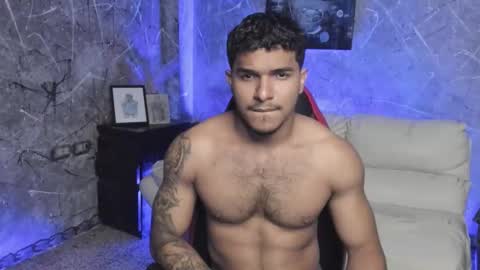 Snapshot of leo_taro chatting on 10/17/25, 11:07 Leo independent model online show from 10/17/25, 11:07