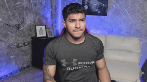 Snapshot of leo_taro chatting on 10/22/25, 12:11 Leo independent model online show from 10/22/25, 12:11