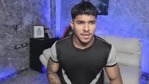 Snapshot of leo_taro chatting on 11/07/25, 06:52 Leo independent model online show from 11/07/25, 06:52