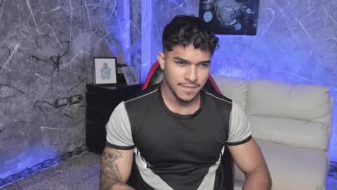 Snapshot of leo_taro chatting on 11/08/25, 07:23 Leo independent model online show from 11/08/25, 07:23