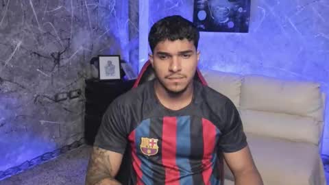 Snapshot of leo_taro chatting on 11/27/25, 12:35 Leo independent model online show from 11/27/25, 12:35