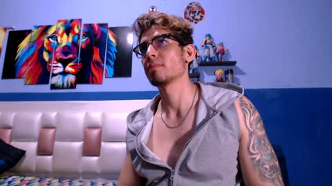 Snapshot of leo_tyrone chatting on 01/10/25, 07:04 Leo online show from 01/10/25, 07:04