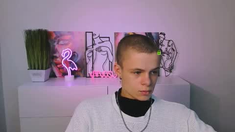 Snapshot of leo_valor chatting on 12/05/25, 10:46 leo_valor online show from 12/05/25, 10:46