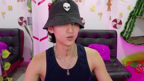 Leo online show from 12/24/24, 09:44