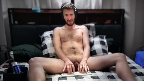 Snapshot of leobiggy227 chatting on 01/07/25, 08:45 LeoBiggy online show from 01/07/25, 08:45