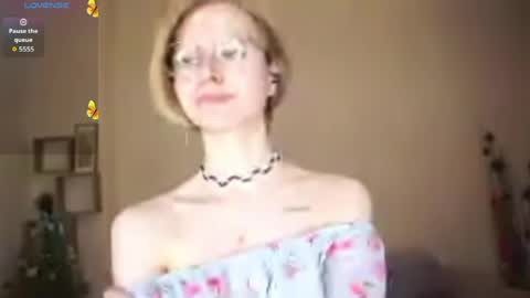 Hello Im Roxy Im just starting my journey here so lets get acquainted online show from 04/11/26, 07:29