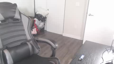 Snapshot of leomalonee chatting on 01/11/25, 10:07 LeoMalonee online show from 01/11/25, 10:07