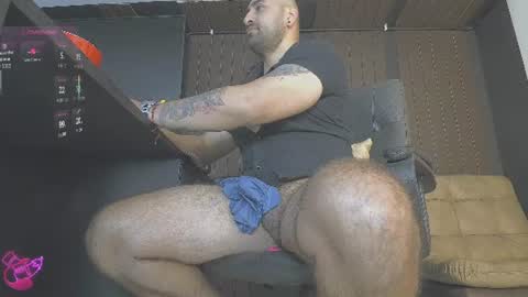 Snapshot of leon_1717 chatting on 07/08/26, 12:20 Leon online show from 07/08/26, 12:20