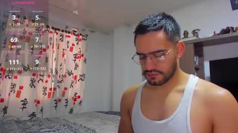 Snapshot of leon__hart chatting on 12/19/24, 01:07 Leon Hart online show from 12/19/24, 01:07