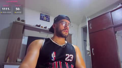 Snapshot of leon__hart chatting on 12/21/24, 03:47 Leon Hart online show from 12/21/24, 03:47