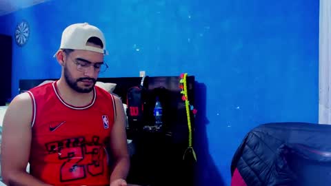 Snapshot of leon__hart chatting on 12/22/24, 09:42 Leon Hart online show from 12/22/24, 09:42