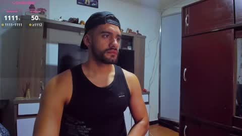 Snapshot of leon__hart chatting on 01/06/25, 01:42 Leon Hart online show from 01/06/25, 01:42