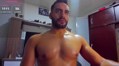 Snapshot of leon__hart chatting on 01/07/25, 12:24 Leon Hart online show from 01/07/25, 12:24