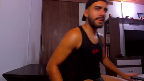 Snapshot of leon__hart chatting on 01/24/25, 11:02 Leon Hart online show from 01/24/25, 11:02