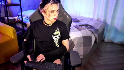 Leon online show from 01/30/25, 07:29