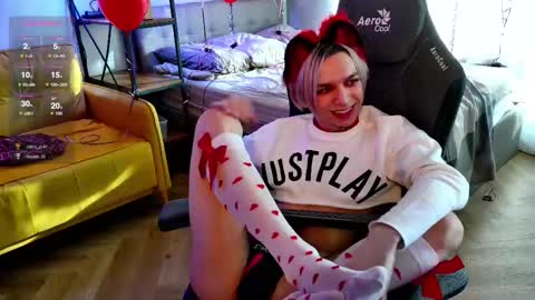 Leon online show from 02/12/25, 11:18