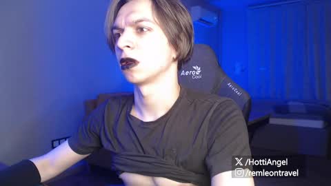 Snapshot of leon_yuugen chatting on 03/31/26, 06:30 Leon online show from 03/31/26, 06:30