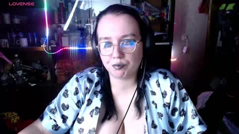 Snapshot of leona_harrison chatting on 12/09/24, 10:00 Leona Harrison online show from 12/09/24, 10:00