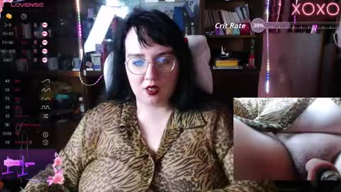 Snapshot of leona_harrison chatting on 10/07/25, 04:20 Leona Harrison online show from 10/07/25, 04:20