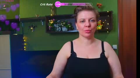 Snapshot of leona_tracie chatting on 04/23/26, 08:24 Leona tracie online show from 04/23/26, 08:24