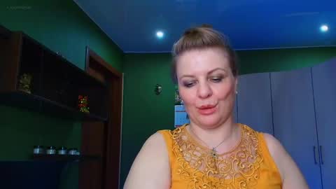 Snapshot of leona_tracie chatting on 05/31/26, 12:45 Leona tracie online show from 05/31/26, 12:45