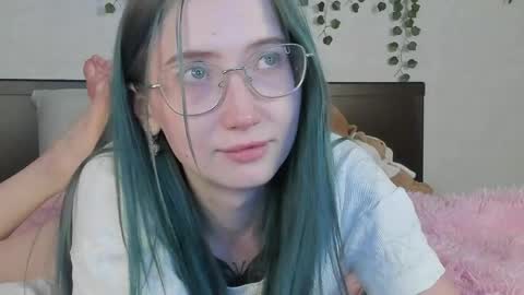 Snapshot of leona_vixen chatting on 05/29/26, 10:13 Leona online show from 05/29/26, 10:13