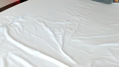 Snapshot of leonacutecam chatting on 02/13/25, 12:02 LUCY online show from 02/13/25, 12:02