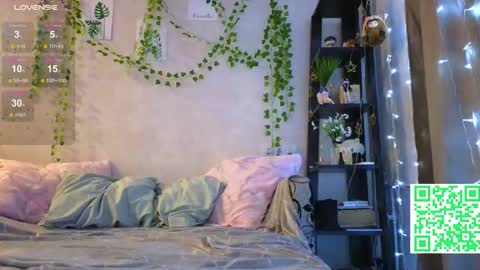 Snapshot of leonahines chatting on 02/10/26, 03:16 Donna online show from 02/10/26, 03:16