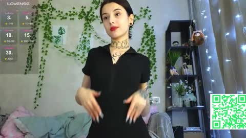 Snapshot of leonahines chatting on 02/11/26, 02:00 Donna online show from 02/11/26, 02:00