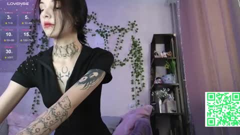 Snapshot of leonahines chatting on 02/19/26, 11:28 Donna online show from 02/19/26, 11:28