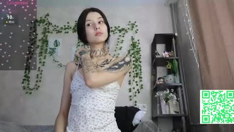 Snapshot of leonahines chatting on 02/28/26, 02:34 Donna online show from 02/28/26, 02:34