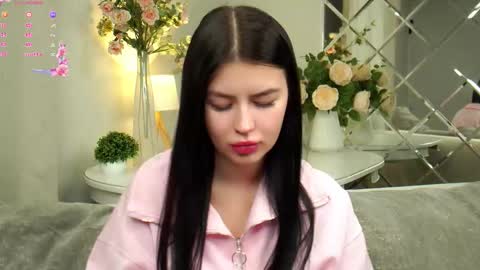 Mila online show from 02/05/26, 01:21