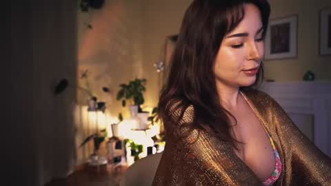 Snapshot of leonamell chatting on 02/07/25, 10:20 Leo online show from 02/07/25, 10:20