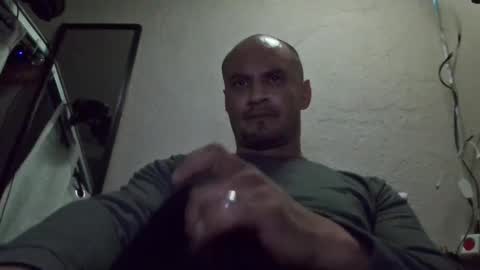 leonar0101 online show from 12/17/24, 07:37