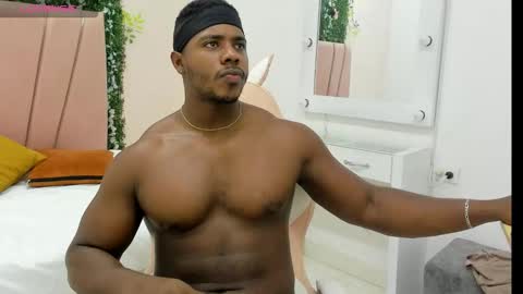 Leandro jones online show from 11/14/25, 04:11