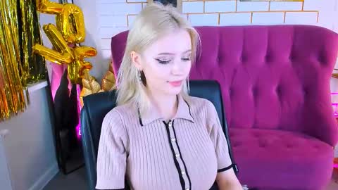 Snapshot of leonastone chatting on 09/25/25, 05:05 leonastone online show from 09/25/25, 05:05