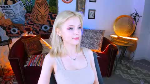 Snapshot of leonastone chatting on 09/27/25, 05:29 leonastone online show from 09/27/25, 05:29
