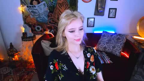 Snapshot of leonastone chatting on 10/15/25, 05:24 leonastone online show from 10/15/25, 05:24