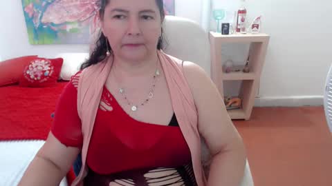 leonela   online show from 12/04/25, 03:54