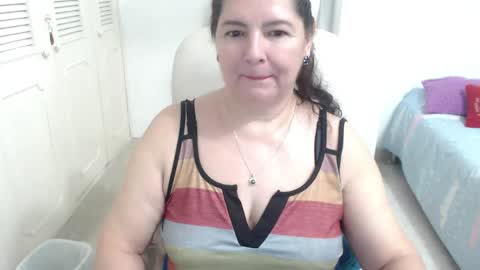 leonela   online show from 04/21/26, 01:42