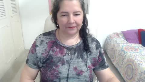 leonela   online show from 05/12/26, 02:41