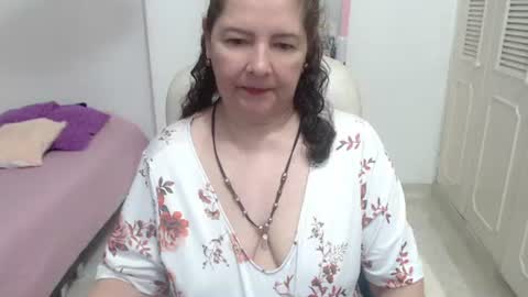 leonela   online show from 07/01/26, 09:22