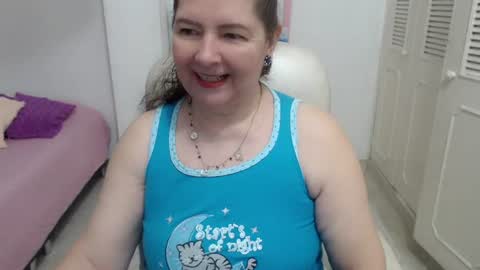 leonela   online show from 07/01/26, 10:53