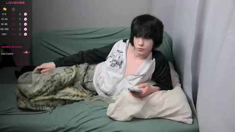 Snapshot of leonkissboy chatting on 02/24/26, 08:01 leonkissboy online show from 02/24/26, 08:01