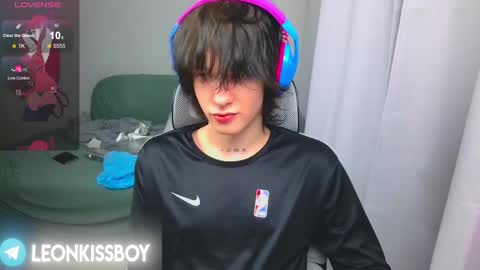 leonkissboy online show from 04/16/26, 01:34