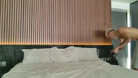 Snapshot of leonlure chatting on 09/12/25, 08:03 leonlure online show from 09/12/25, 08:03