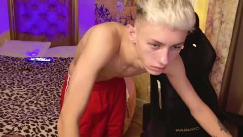 Snapshot of leonlure chatting on 10/10/25, 06:23 leonlure online show from 10/10/25, 06:23